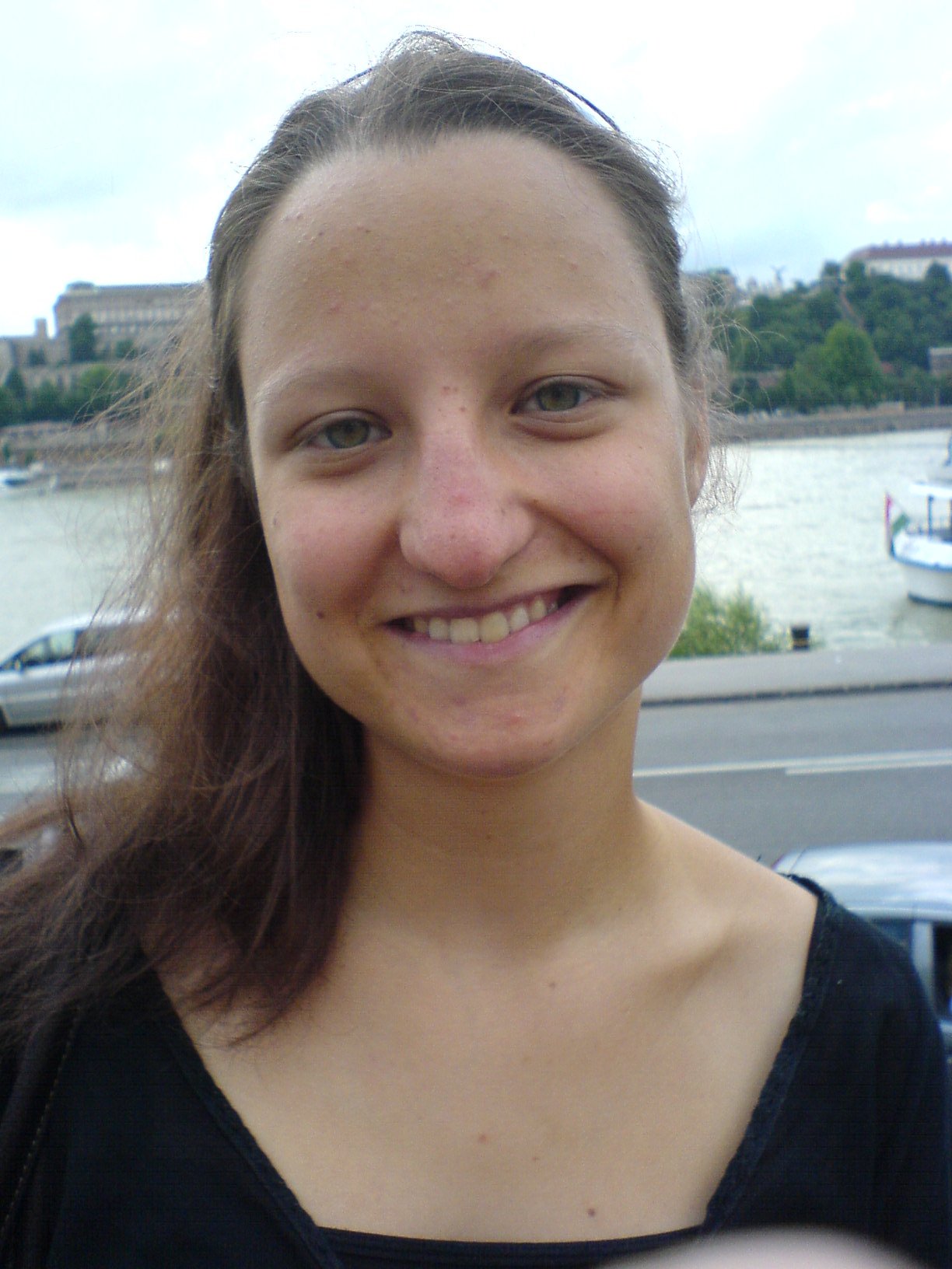 Váll Veronika